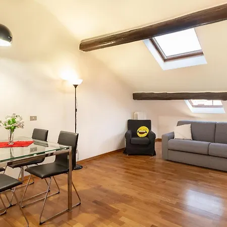 Alessia's Flat- Isola M5 *