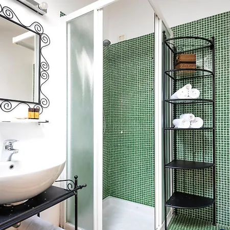 Richard Ginori Linate Apartment *