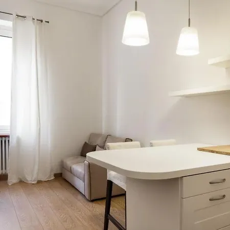 Sleeps 4 Air Con Wifi Appartement Milan