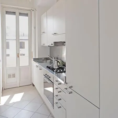 Sleeps 4 Air Con Wifi Milano