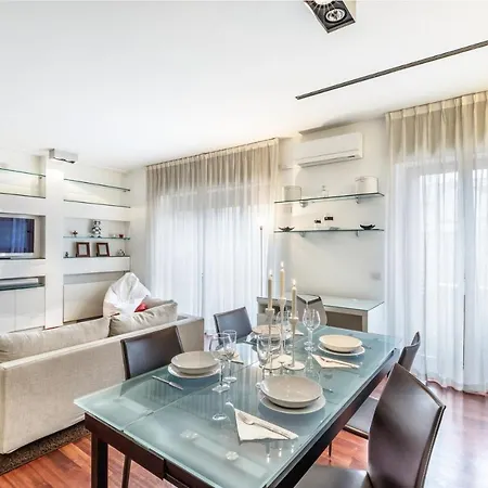 Bright And Cozy In Isola District - Marco Polo Apartmán *