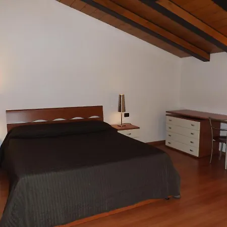 Easy - Rooms&apartments Navigli