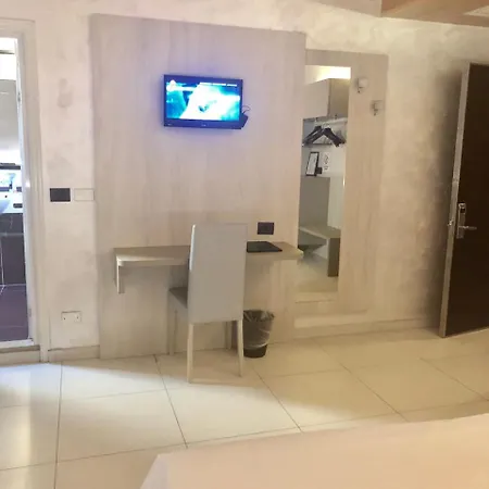 بولتسانو فندق ميلان