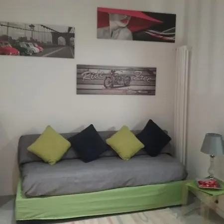Appartement Miniattico Fara Milaan