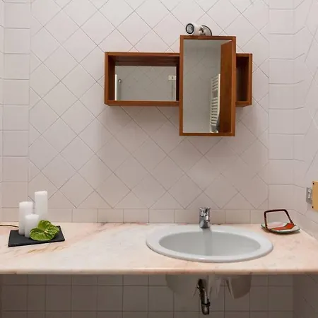 Apartment 39 Via Guglielmo Silva Milan
