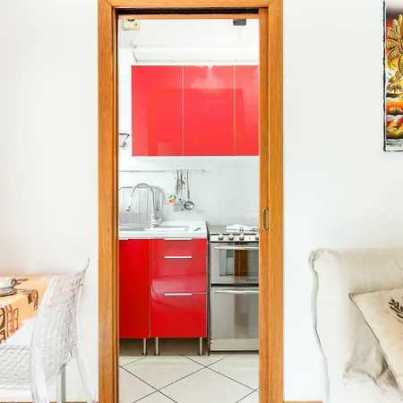 Guesthost - San Siro Stadium Garden Flat Appartement Milaan