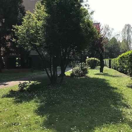 Apartment Bright Flat With Shared Garden *