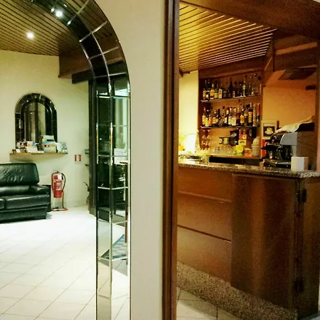 Eden Hotel 2*