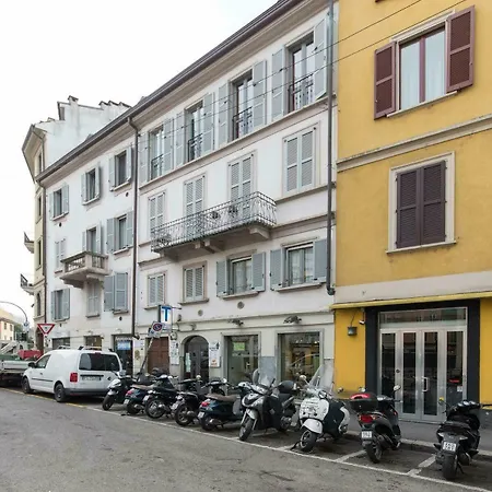 Suitelowcost - San Babila Duomo Hotel Milan