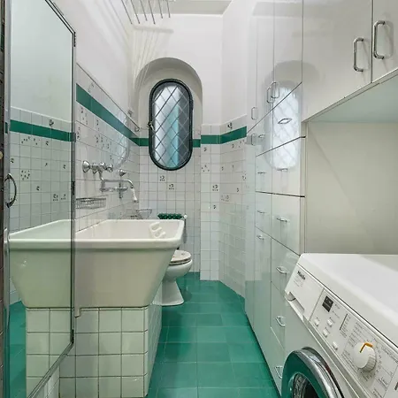 Suitelowcost - San Babila Duomo Hotel