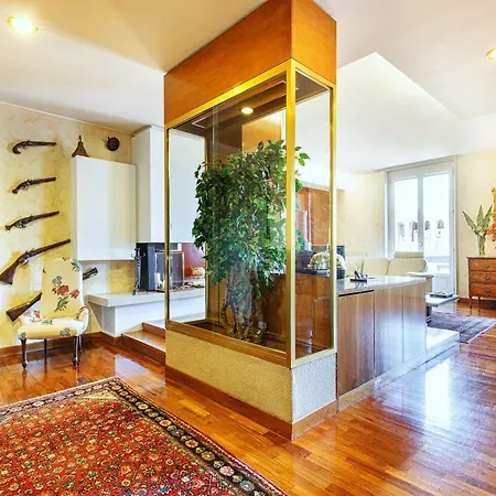 Suitelowcost - San Babila Duomo Hotel *