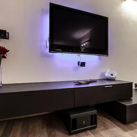 Suitelowcost - San Babila Duomo Hotel Milan