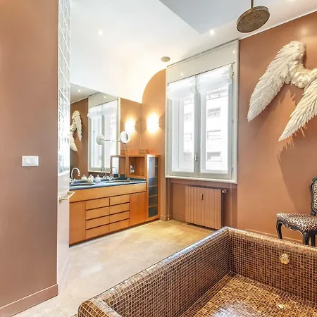 Suitelowcost - San Babila Duomo Hotel Milan