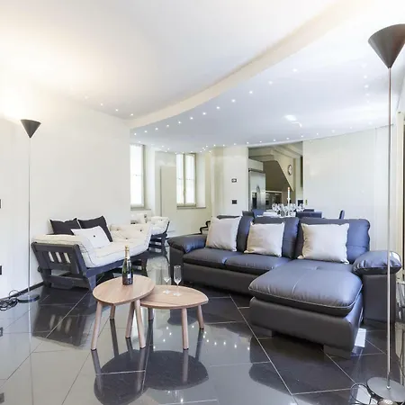 Suitelowcost - San Babila Duomo Hotel Milan