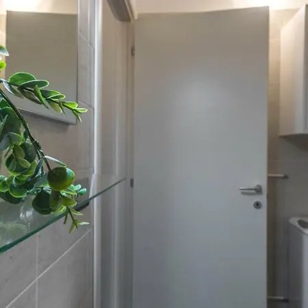 Altido For 4 With Terrace In A Quiet Residential Area Appartamento Milano