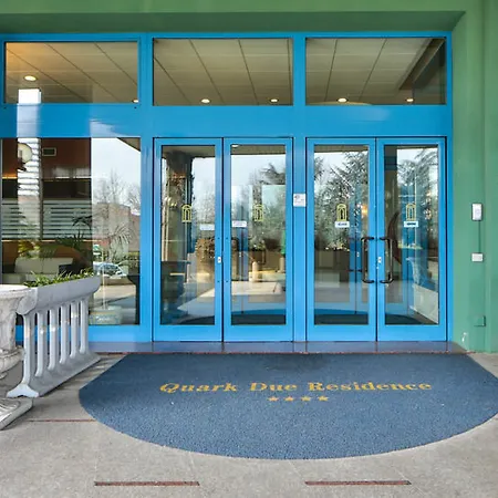 Unaway & Quark Due 4*