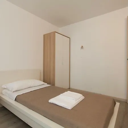 Pensionat Red Line Division 3*