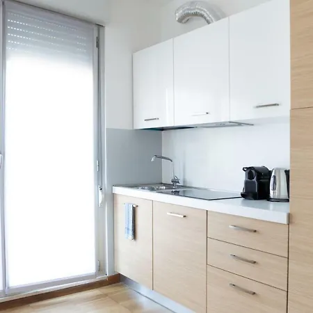 Housing32 Apartman *