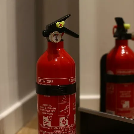 Ξενοδοχείο Garibaldi Fifty Attic Near Duomo *