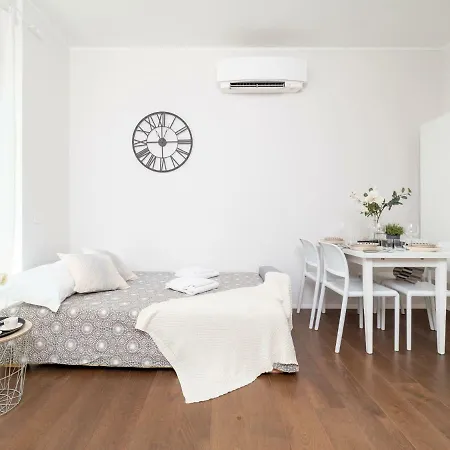 The Rent - Cozy One Bedroom In *