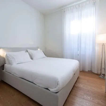 Joivy 1br In Isola With Stunning View To Bosco Verticale *