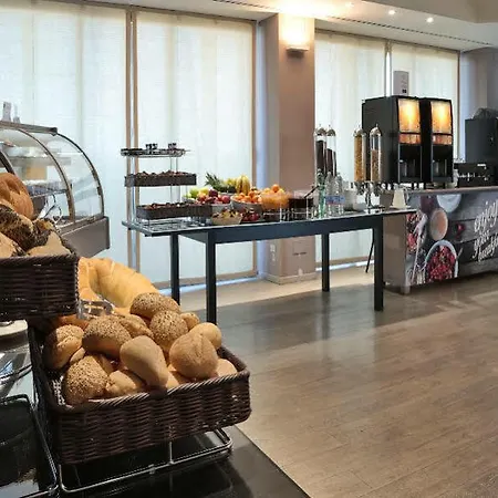 & Contessa Jolanda Aparthotel 4*