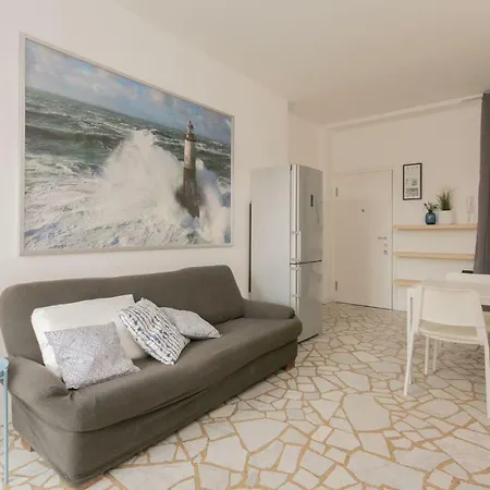 The Rent - Maciachini Two Bedroom Apartment *