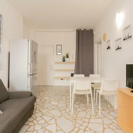 The Rent - Maciachini Two Bedroom