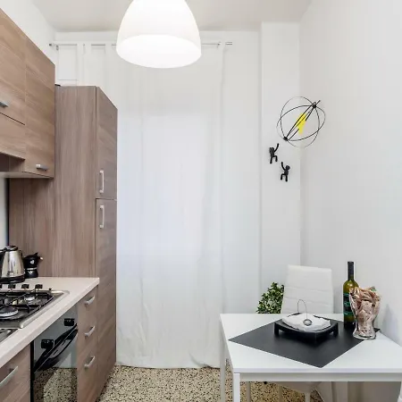 Enjoy Gorla Apartman *