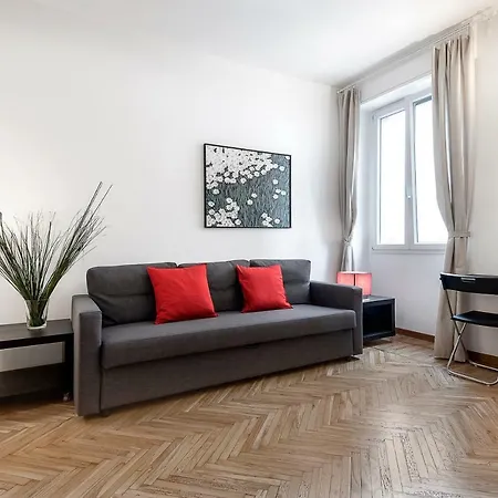 Sweet San Lorenzo, Right In The Centre