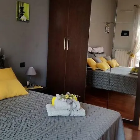 Apartment Sunflower House Ieo Ripamonti