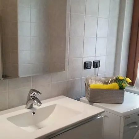 Apartment Sunflower House Ieo Ripamonti *