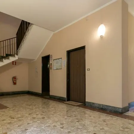 Next Stop - Station Apartamento