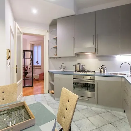 Design Ampio E Luminoso Milão