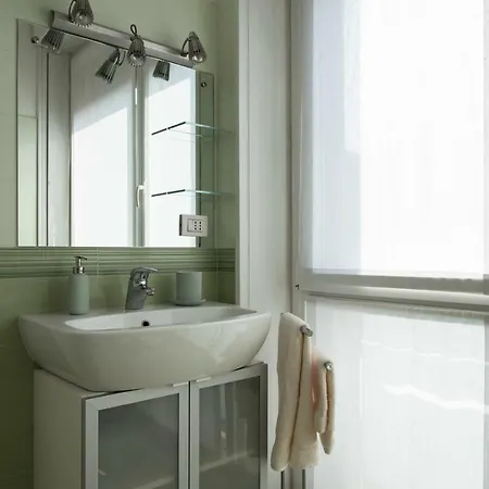 Apartamento Luxurious 4bdr Penthouse Near Duomo Cathedral Milão