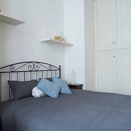 Elegant In Sant'ambrogio Appartement