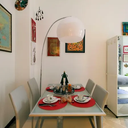 Apartment The Happiness House! Milan
