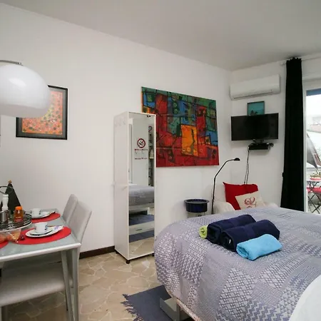 The Happiness House! Apartment Milan