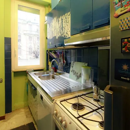 The Happiness House! Apartment