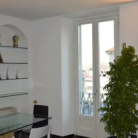 Alzaia Contemporary
