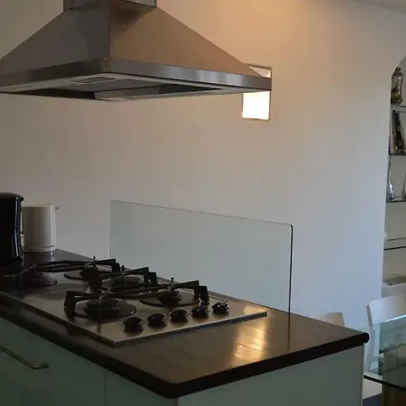 Alzaia Contemporary
