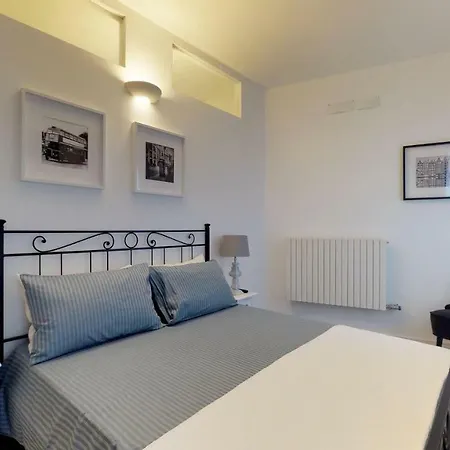 Luxury 2 Bedrooms *