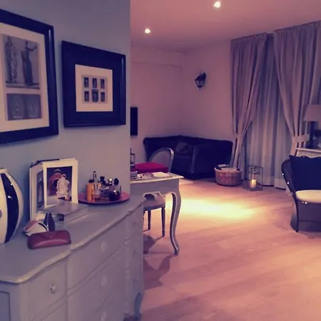 Sarina Guest house *