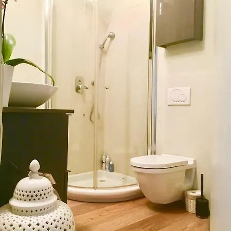 Sarina Guest house *