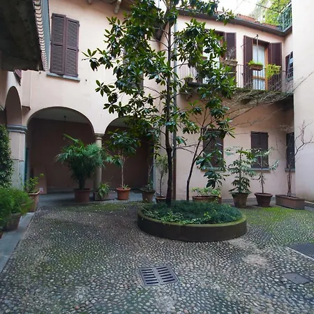 Daire Fancy Blue Duomo Duplex Milano