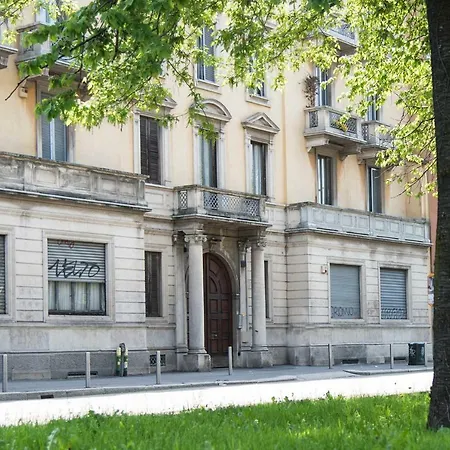 Youhosty - Segantini 73 Daire Milano