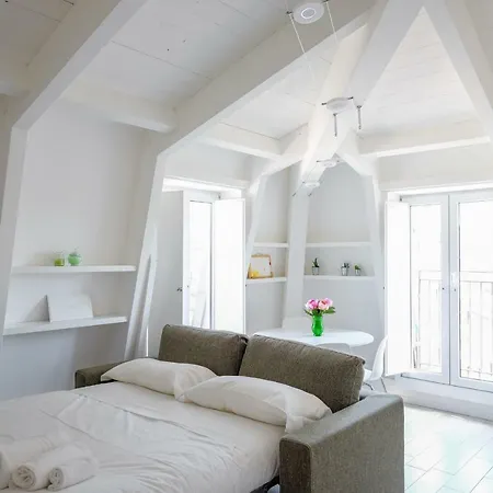 The Best Rent - Bright Attic In 아파트 밀라노