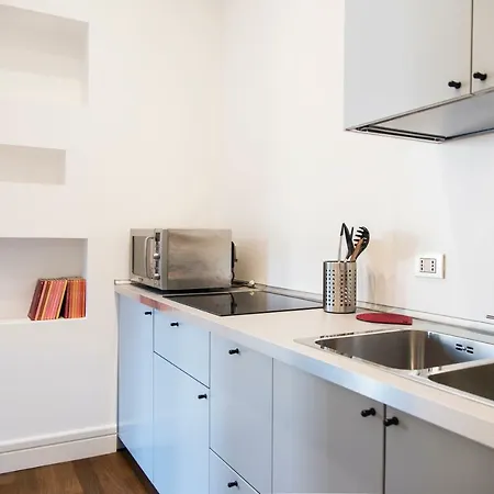 Youhosty - Pisani Small 13 *