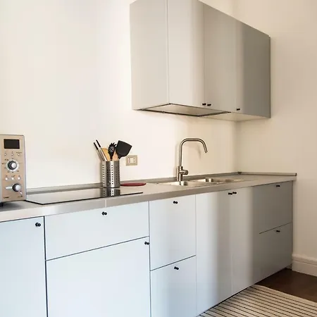 Youhosty - Pisani Small 13 *