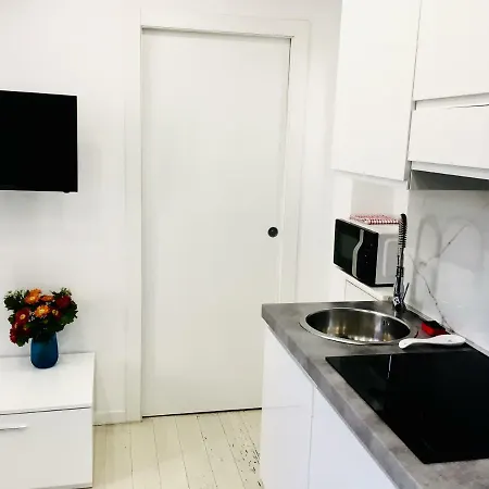 Milan Style Apartment - City Center * 밀라노